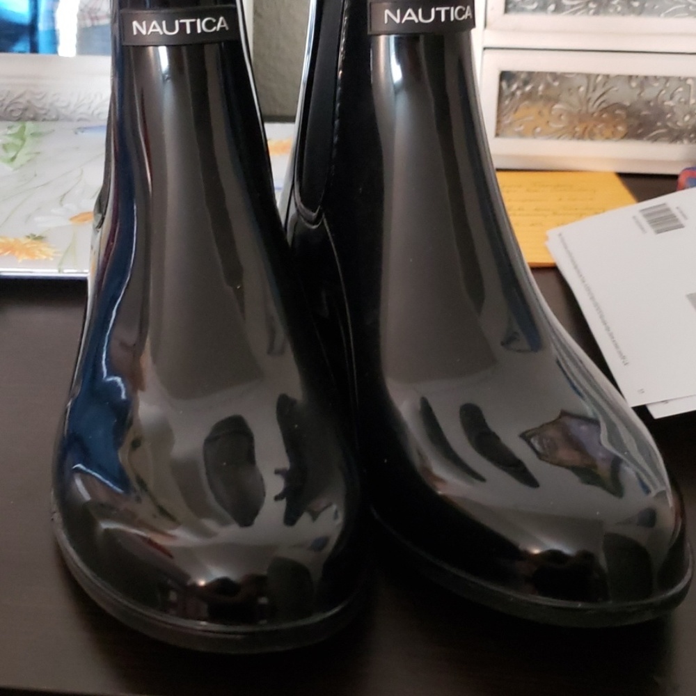 Nautica Ladies rain boots